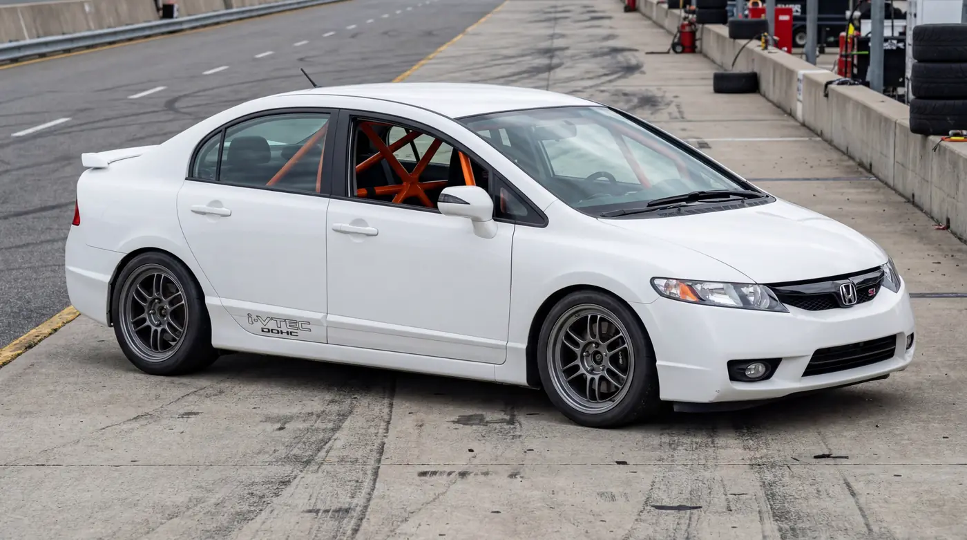 Honda Civic preparado para track day por Lethal Industries